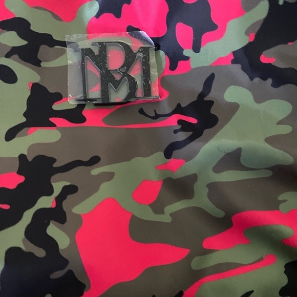 Badgley Mischka Nylon Pink Camo Backpack with Detachable Pocket NWT - Picture 3 of 6